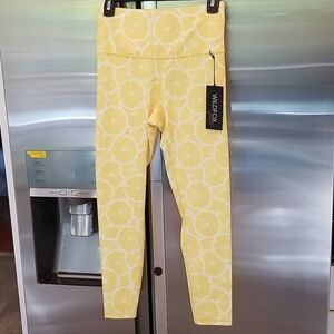 💕WILDFOX💕 Yellow Lemon Leggings M NWT